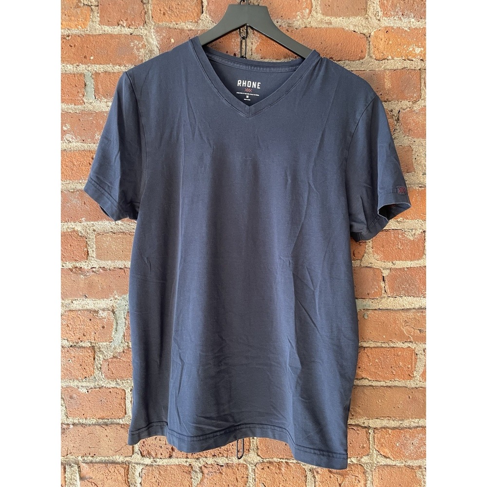 Rhone Men's V Neck T Shirt‎ Size Medium Athletic Performance Stretch Navy Blue